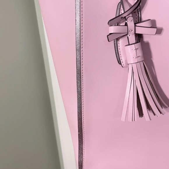 Like NEW Kate Spade tote beautiful pink leather zip tote - Picture 4 of 11